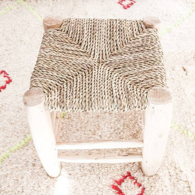 Tabouret marocain pour enfant en bois de citronnier – Image 3